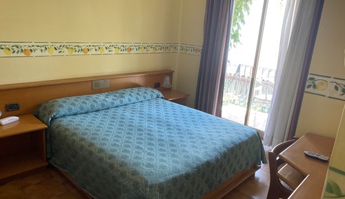 Room, Balcony
