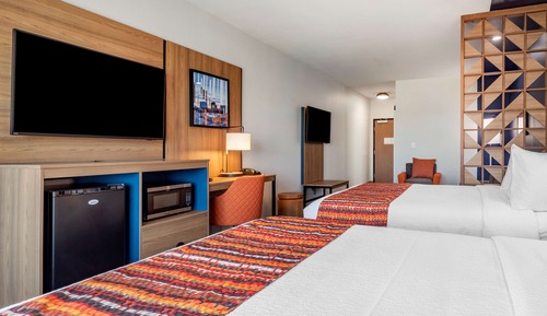 Suite, 2 Queen Beds, Non Smoking (with Single Sofabed)