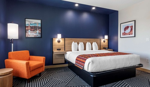 Standard Room, 1 King Bed, Accessible, Non Smoking