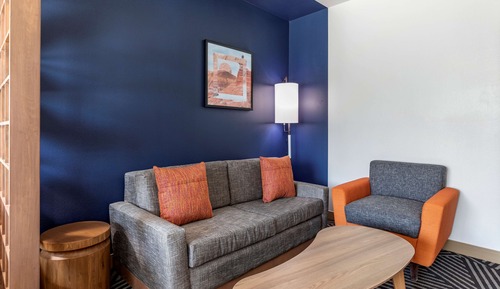 Suite, 1 King Bed, Accessible, Non Smoking (with Single Sofabed)