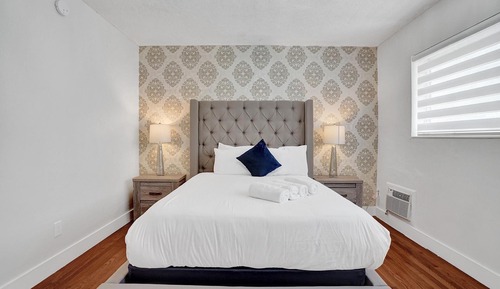 Comfort Apartment, 4 Bedrooms, Pool Access
