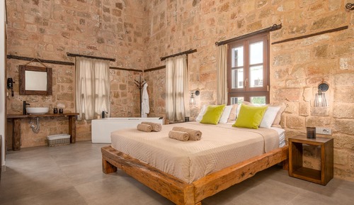 Honeymoon Room