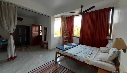 Family Room, Balcony