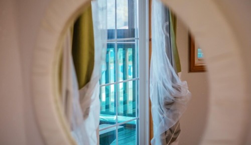 Room (Gookhwa)