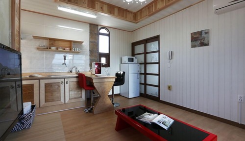 Room (Haeoreumdal)