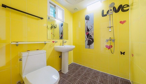 Room (Fantastic)