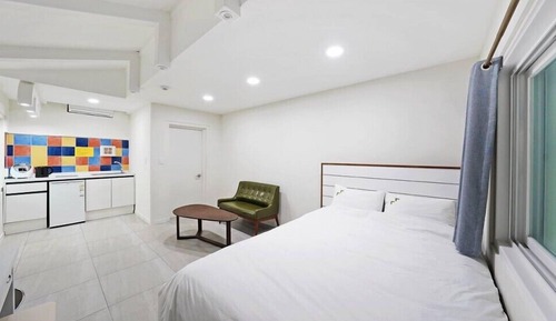Room (Sevenstar)
