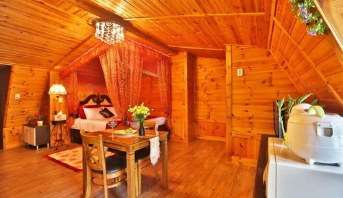 Room (Cheongpung 3)