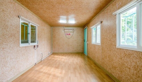 Room (Mare 102)