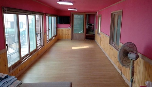 Room (Byulgwan)