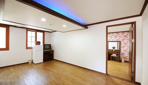 Room (Jaranum)
