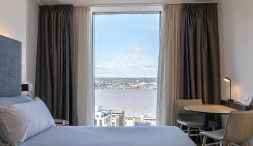 Innside Twin Room