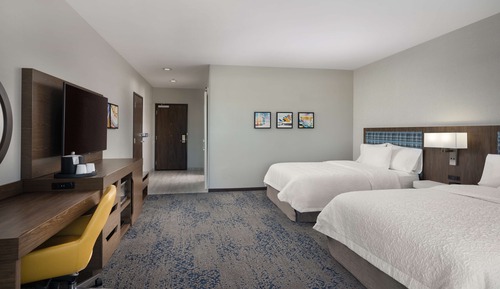Room, 2 Queen Beds, Accessible (Mobility & Hearing, Roll-in Shower)