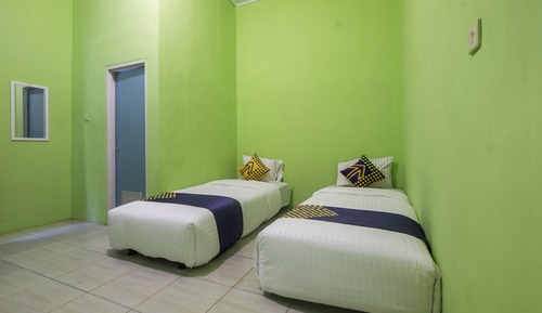 Economy Twin Room
