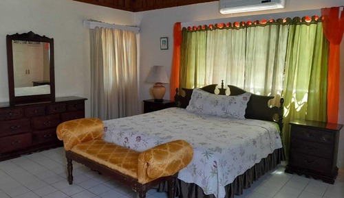 Executive Suite, 1 King Bed (Room 5)
