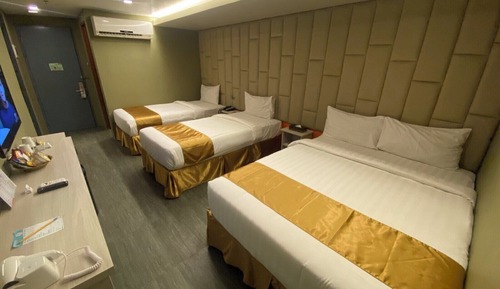 Studio Quadruple Room