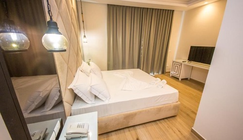 Deluxe Double Room, Balcony, Partial Sea View
