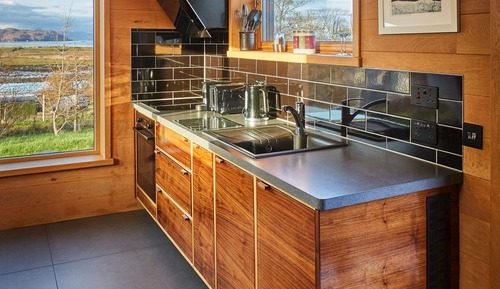 Deluxe Cabin, Ensuite, Sea View (Darach)