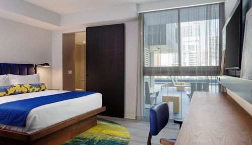 Suite, 1 King Bed with Sofa bed, Accessible (Communications)