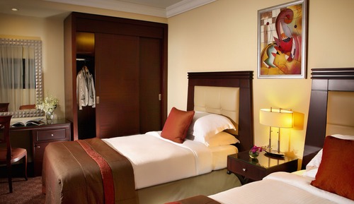 Room, 2 Twin Beds, City View