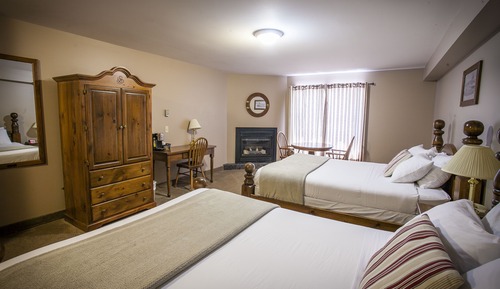 Standard Room, 2 Queen Beds, Lake View