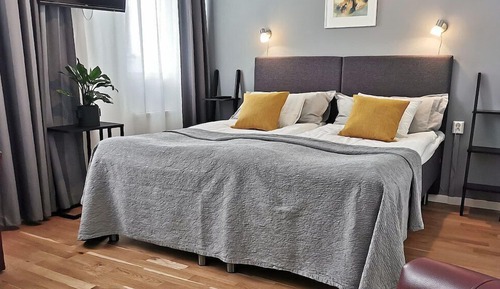 Family Room (4 adults)