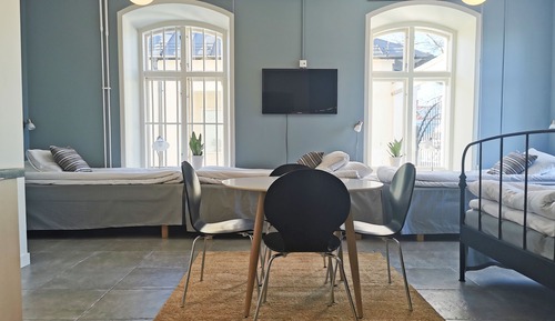 Family Room (5 adults)