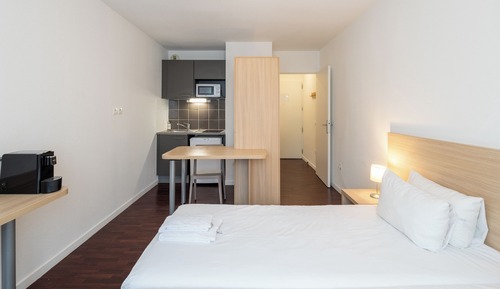 Superior Studio, 1 Double or 2 Twin Beds