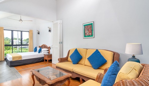 Deluxe Studio Apartment