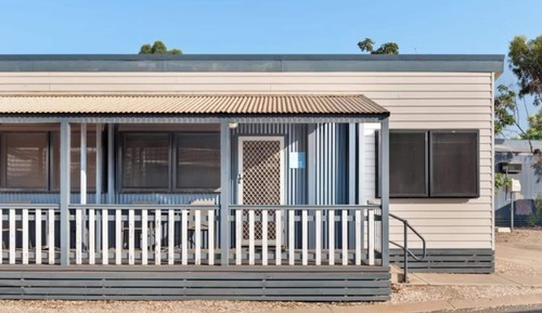 Deluxe 1 Bedroom Cabin