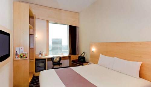 Panorama View with Amenities