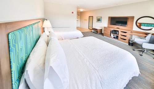 Two Queen Beds, Non-Smoking, Accessible Bathtub