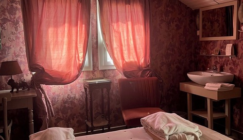 Double room with private outdoor bathroom
