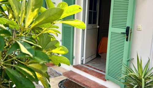 Small double room Garden view