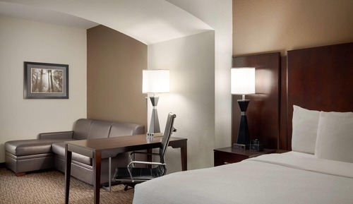 Deluxe Studio Suite, 1 King Bed, Non Smoking
