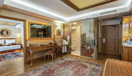 Family Room, 2 Bedrooms