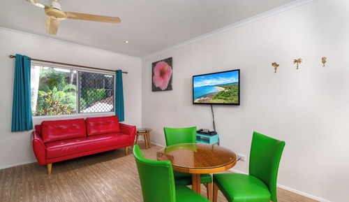 Triple Room (1 Queen and 1 Single Bed)