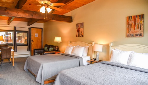 Standard Room, 2 Queen Beds / Upper Floor (No Pets)