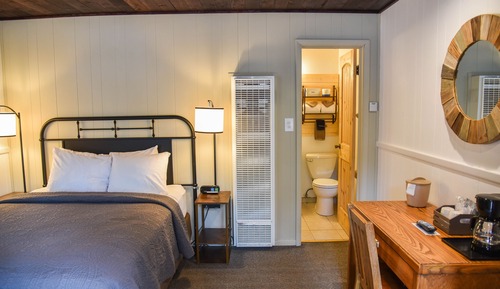 Room, 1 Queen Bed, Ground Floor / Ground floor (No Pets)