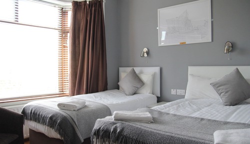Triple Room, Ensuite, Garden View (KING AND SINGLE)