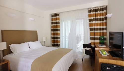 Deluxe Double Room, Garden View