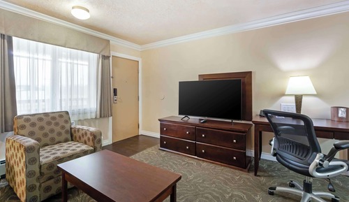 Standard Apartment, 2 Queen Beds, Non Smoking, Kitchen (Pet Friendly;Sofabed, Full Kitchen)