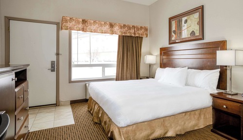 Room, 1 King Bed, Accessible (Coast)