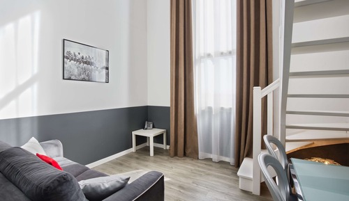 Junior Suite, 1 Queen Bed, Non Smoking, Kitchenette (with Sofabed)