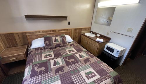 Petite Queen Room
