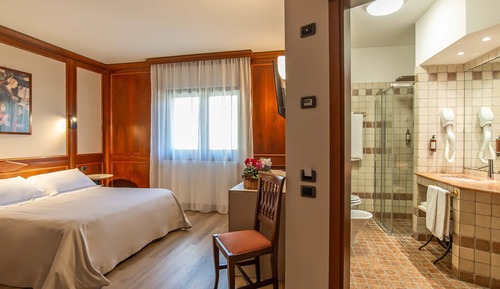 Double or Twin Room, Mountain View