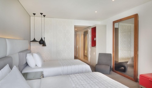 Deluxe Room, 2 Twin Beds, City View (Balcony)
