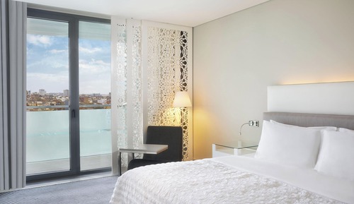 Junior Suite, 1 King Bed, Balcony