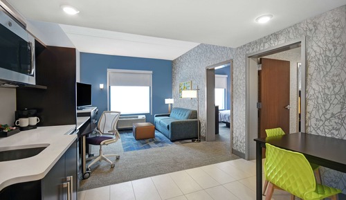 Suite, 1 King Bed, Accessible (Hearing)