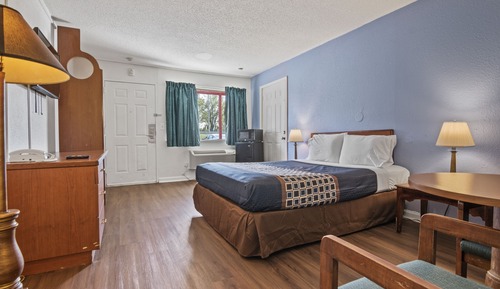 Deluxe Room, 1 King Bed, Non Smoking